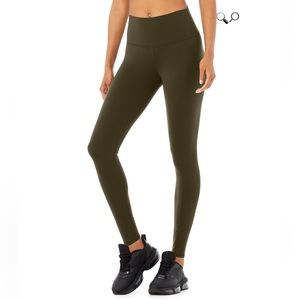 NWOT - ALO Airbrush High-Waist Leggings - Dark Olive